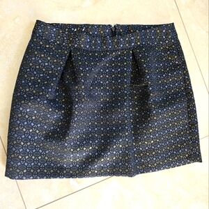 Women's skirt, Size 8, black with metallic accents